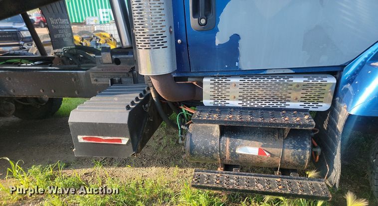 image for item OD9584 2005 International  7400 6x4 dump truck