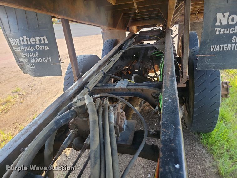 image for item OD9584 2005 International  7400 6x4 dump truck