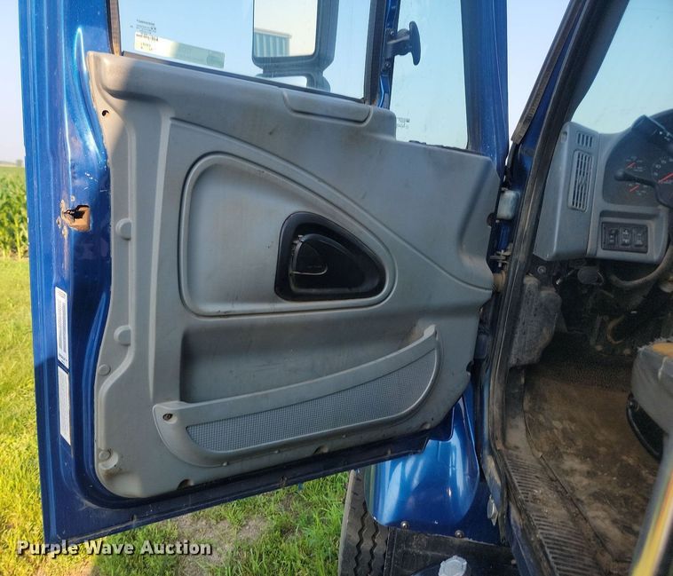 image for item OD9584 2005 International  7400 6x4 dump truck