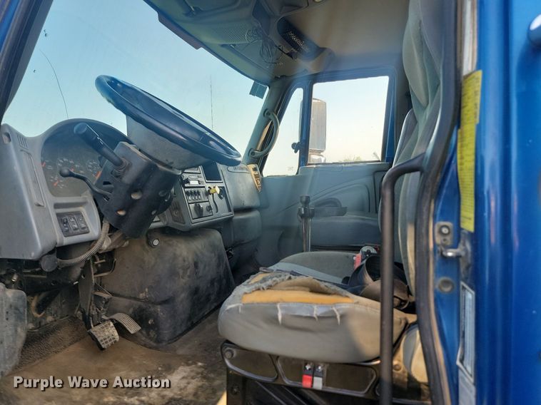 image for item OD9584 2005 International  7400 6x4 dump truck