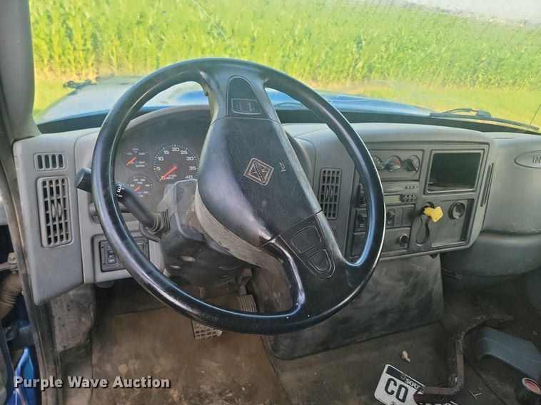 image for item OD9584 2005 International  7400 6x4 dump truck