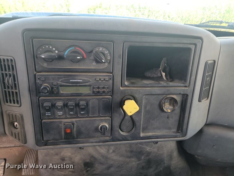 image for item OD9584 2005 International  7400 6x4 dump truck