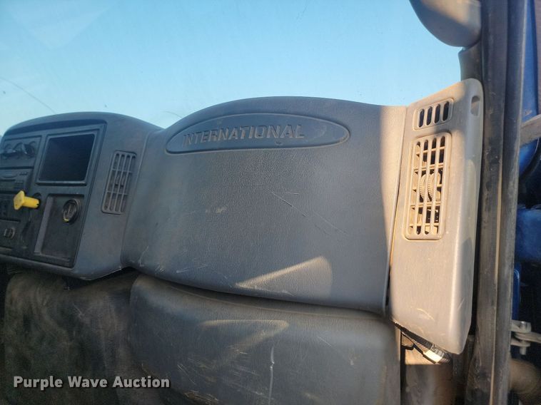 image for item OD9584 2005 International  7400 6x4 dump truck