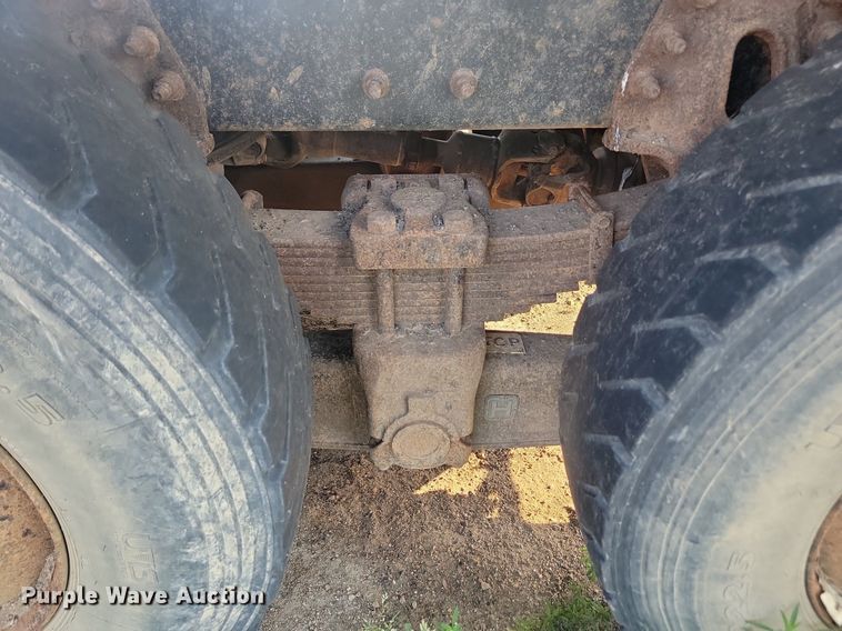 image for item OD9584 2005 International  7400 6x4 dump truck