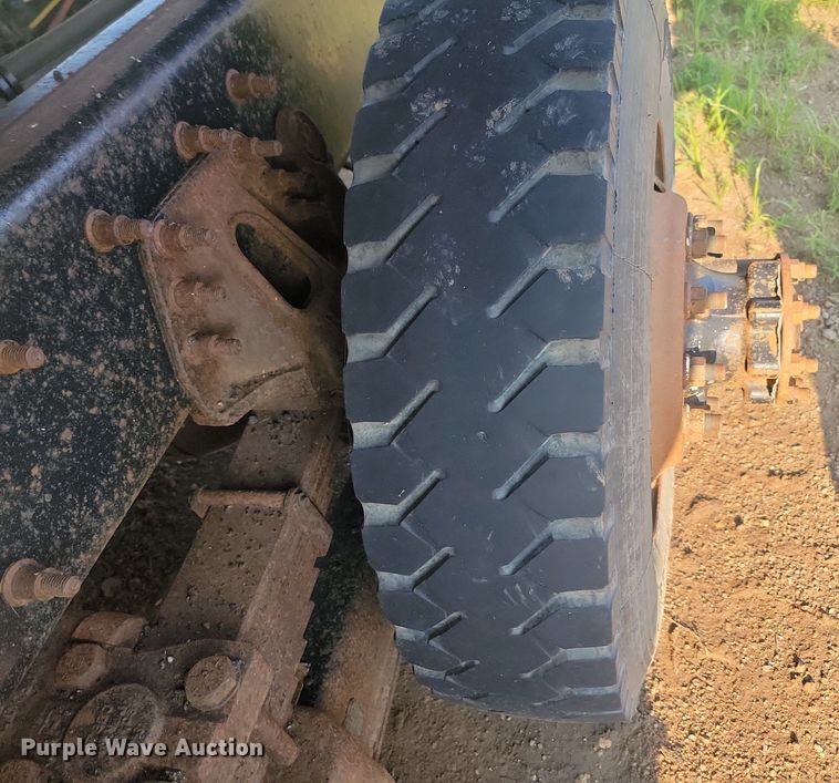 image for item OD9584 2005 International  7400 6x4 dump truck