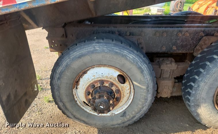 image for item OD9584 2005 International  7400 6x4 dump truck