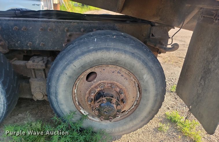 image for item OD9584 2005 International  7400 6x4 dump truck