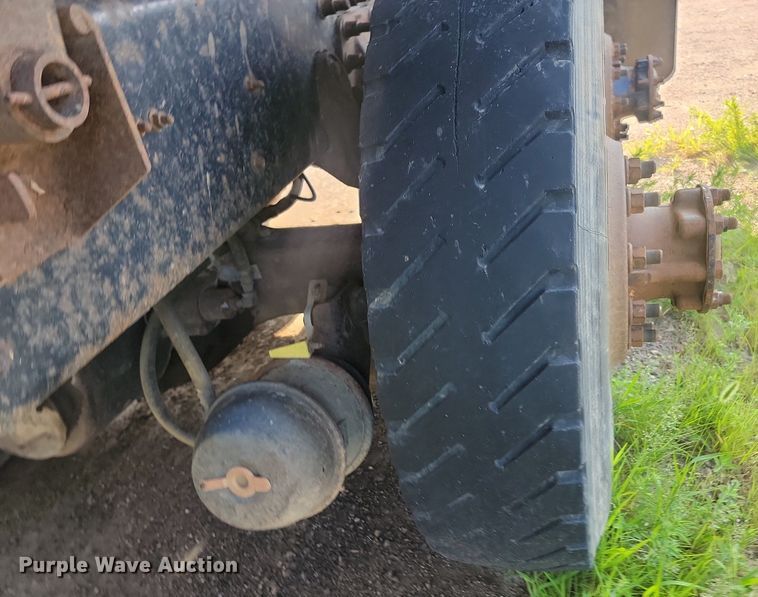 image for item OD9584 2005 International  7400 6x4 dump truck