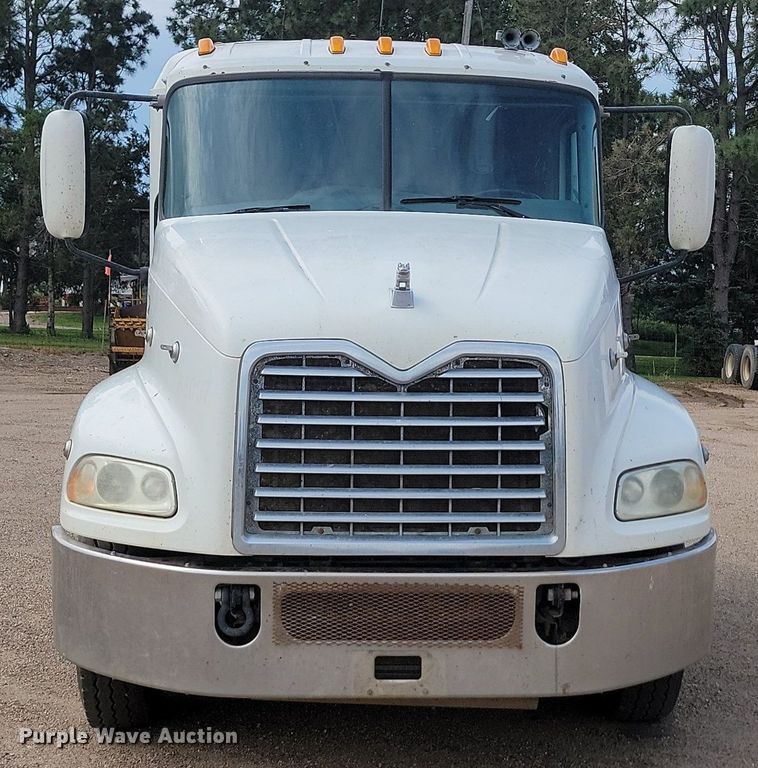 image for item OD9601 2012 Mack CXU613 semi truck