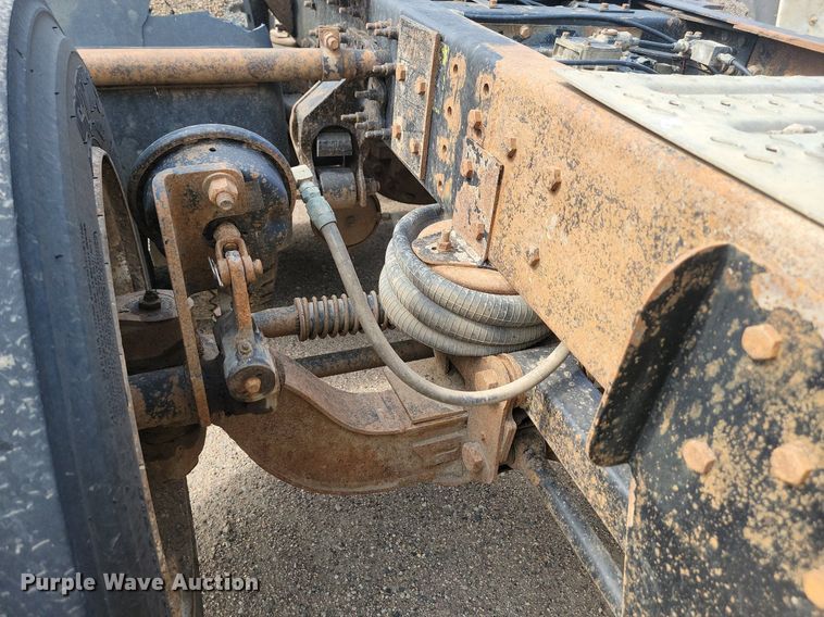 image for item OD9601 2012 Mack CXU613 semi truck