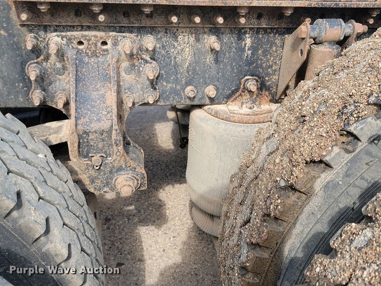 image for item OD9601 2012 Mack CXU613 semi truck