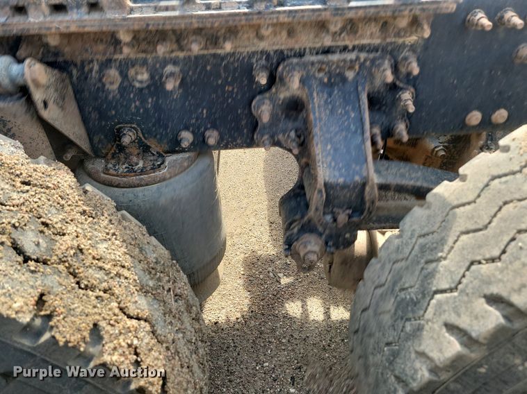 image for item OD9601 2012 Mack CXU613 semi truck