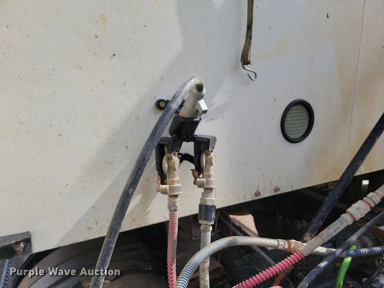 image for item OD9601 2012 Mack CXU613 semi truck