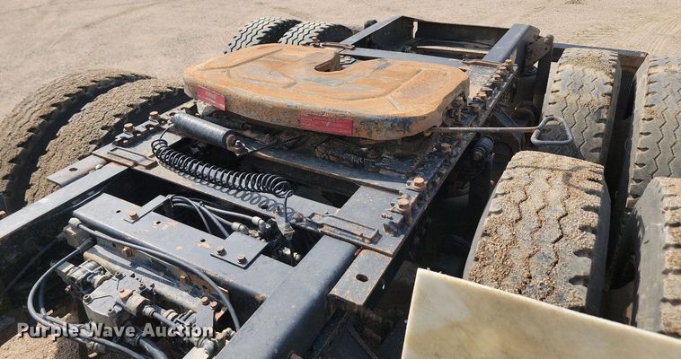 image for item OD9601 2012 Mack CXU613 semi truck