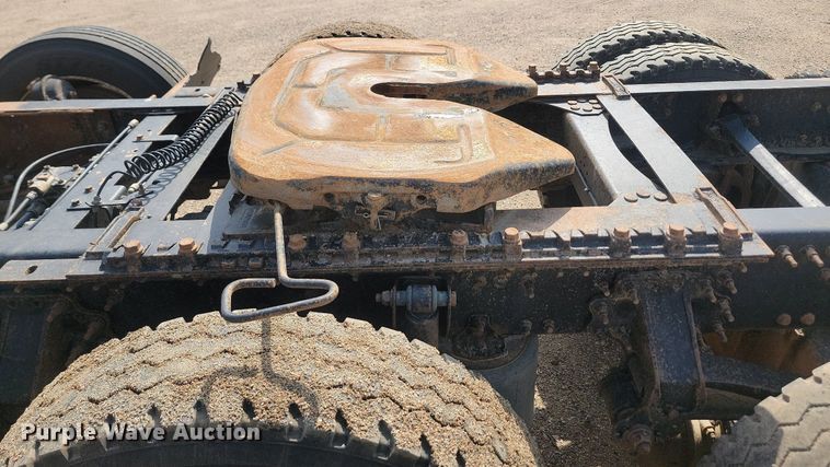 image for item OD9601 2012 Mack CXU613 semi truck