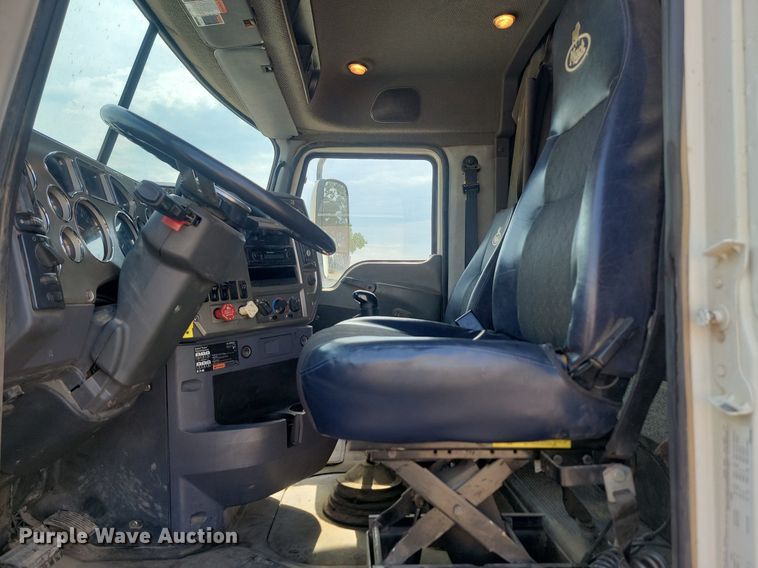 image for item OD9601 2012 Mack CXU613 semi truck