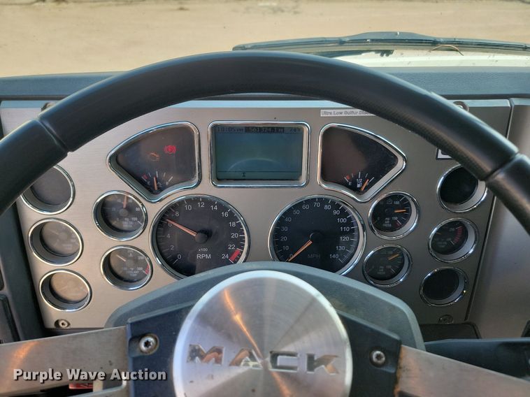 image for item OD9601 2012 Mack CXU613 semi truck