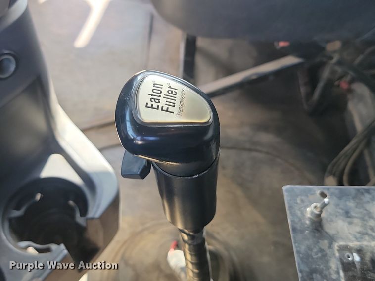 image for item OD9601 2012 Mack CXU613 semi truck