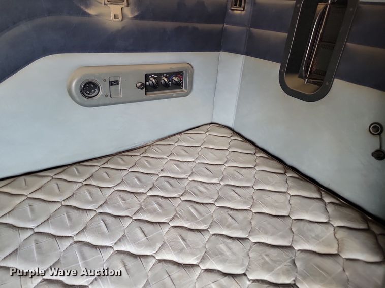 image for item OD9601 2012 Mack CXU613 semi truck