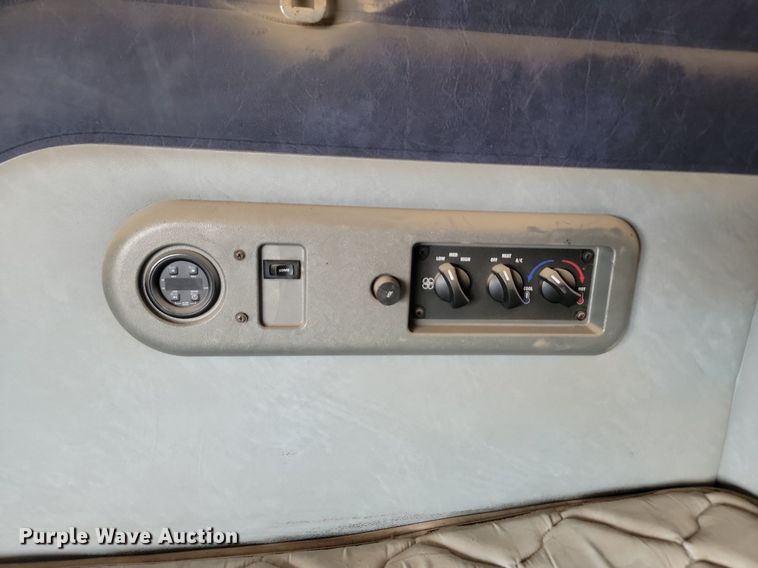 image for item OD9601 2012 Mack CXU613 semi truck