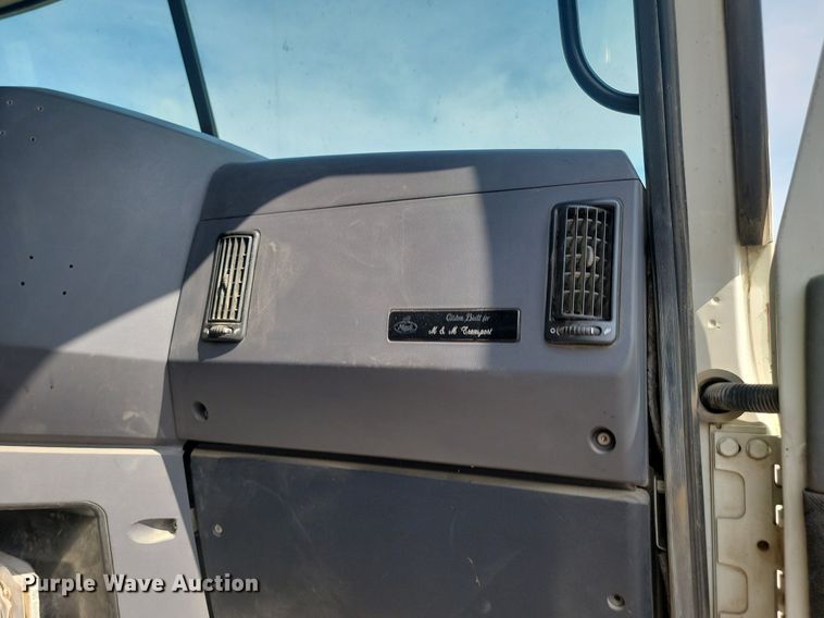 image for item OD9601 2012 Mack CXU613 semi truck