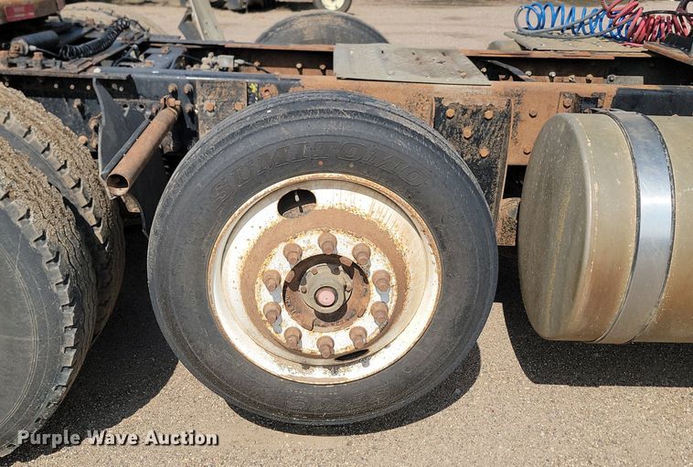 image for item OD9601 2012 Mack CXU613 semi truck