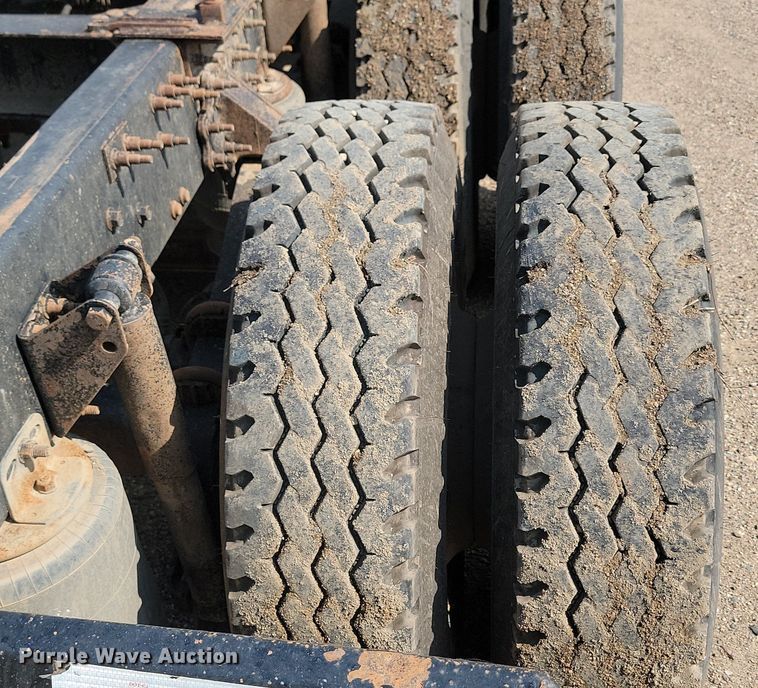 image for item OD9601 2012 Mack CXU613 semi truck