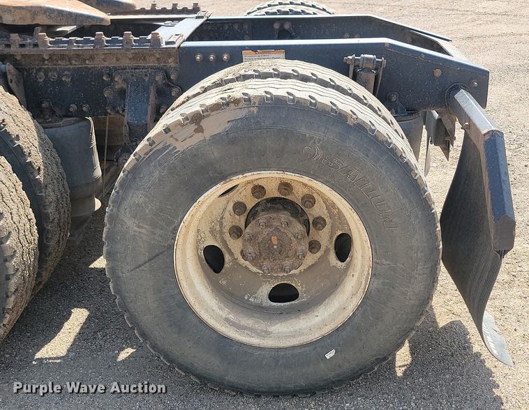 image for item OD9601 2012 Mack CXU613 semi truck