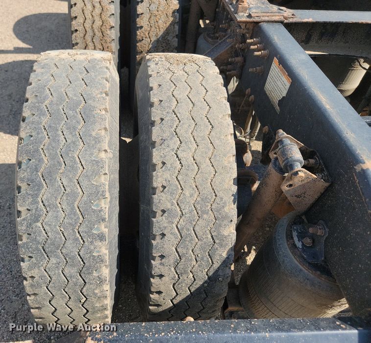 image for item OD9601 2012 Mack CXU613 semi truck