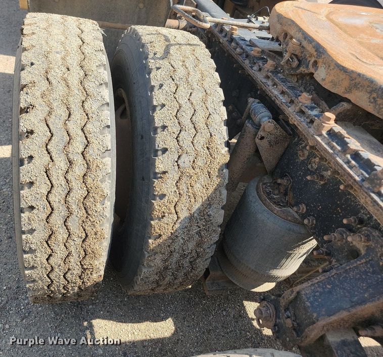 image for item OD9601 2012 Mack CXU613 semi truck