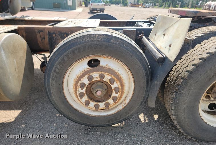 image for item OD9601 2012 Mack CXU613 semi truck