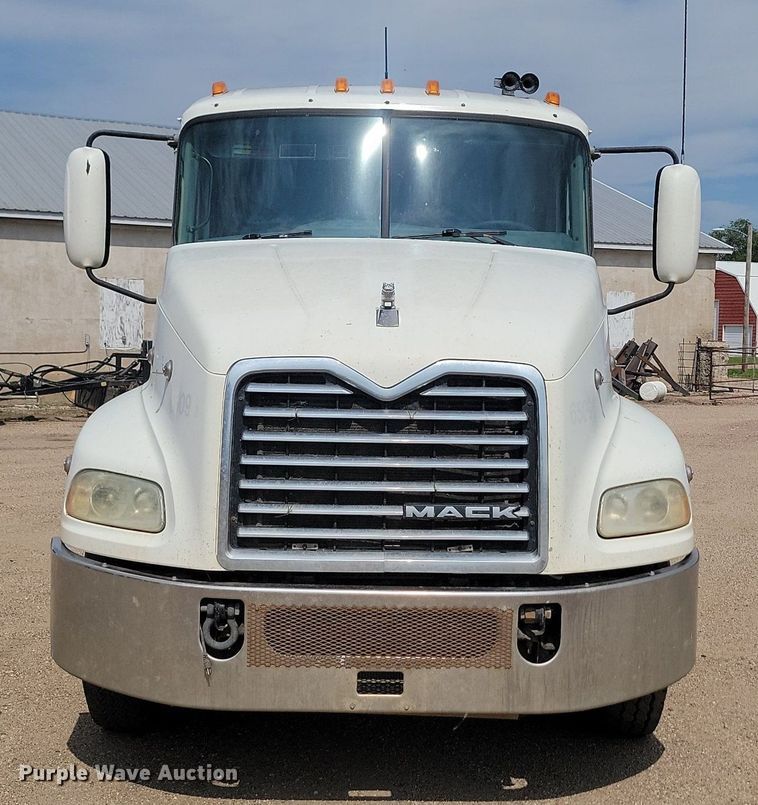 image for item OD9602 2012 Mack CXU613 semi truck