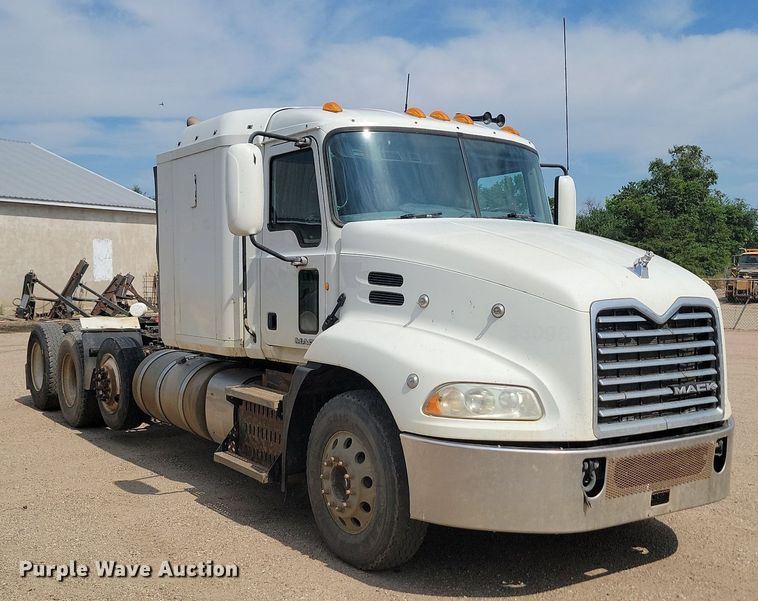 image for item OD9602 2012 Mack CXU613 semi truck