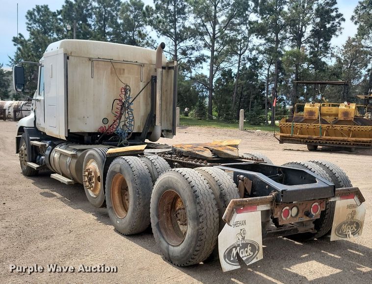 image for item OD9602 2012 Mack CXU613 semi truck