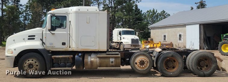 image for item OD9602 2012 Mack CXU613 semi truck