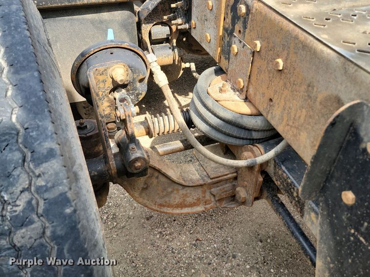 image for item OD9602 2012 Mack CXU613 semi truck