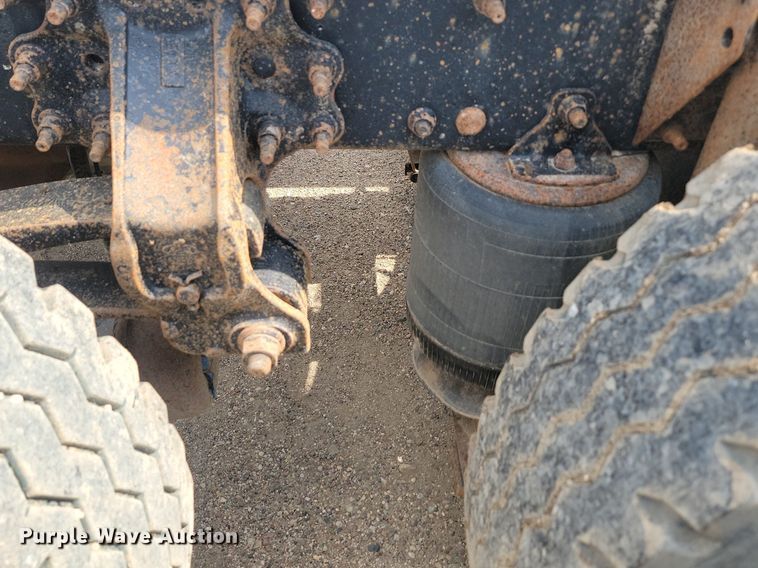 image for item OD9602 2012 Mack CXU613 semi truck