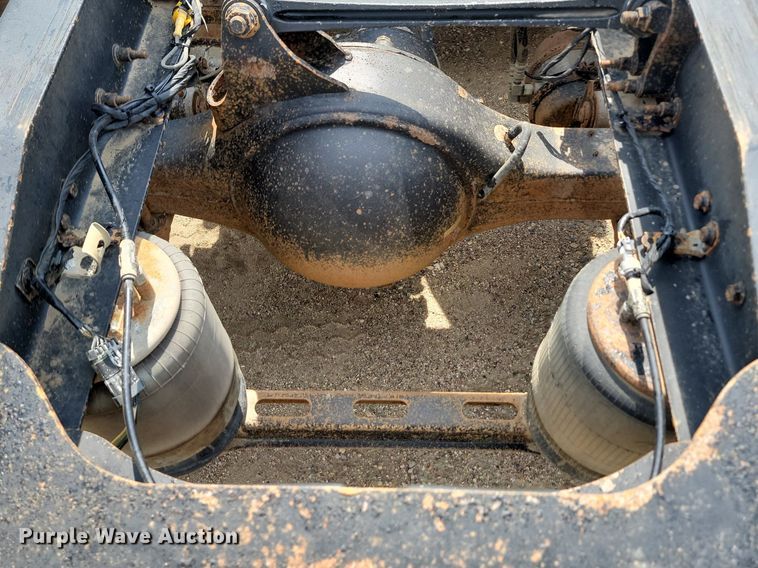 image for item OD9602 2012 Mack CXU613 semi truck