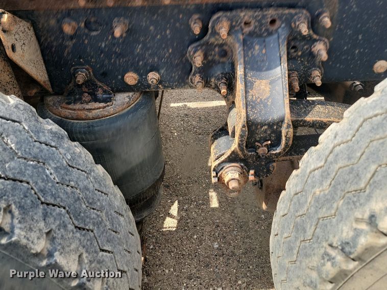 image for item OD9602 2012 Mack CXU613 semi truck