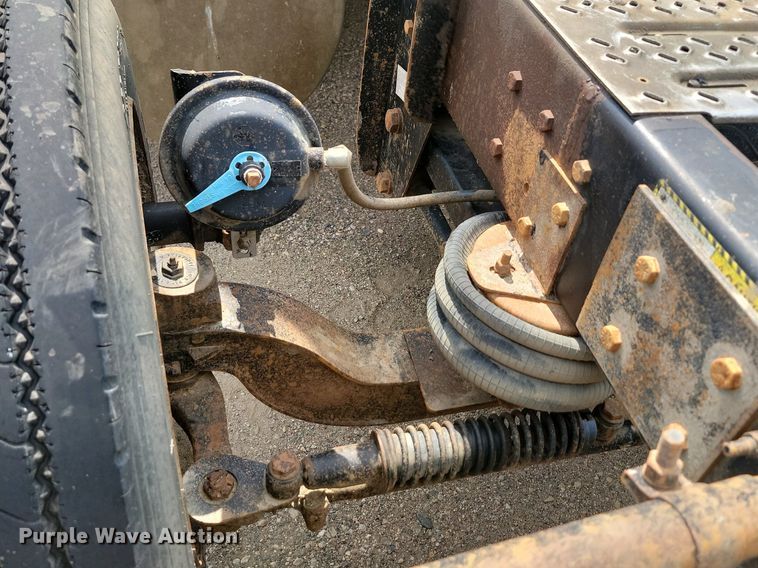 image for item OD9602 2012 Mack CXU613 semi truck