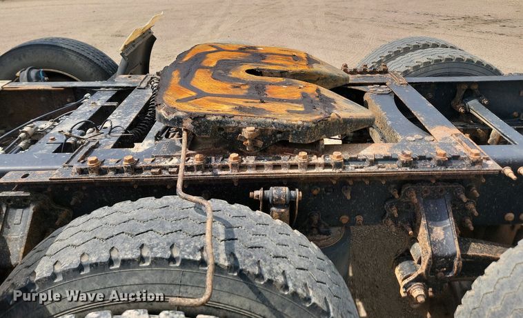 image for item OD9602 2012 Mack CXU613 semi truck