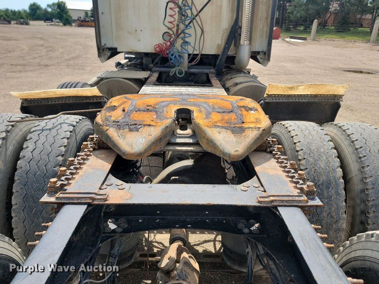 image for item OD9602 2012 Mack CXU613 semi truck