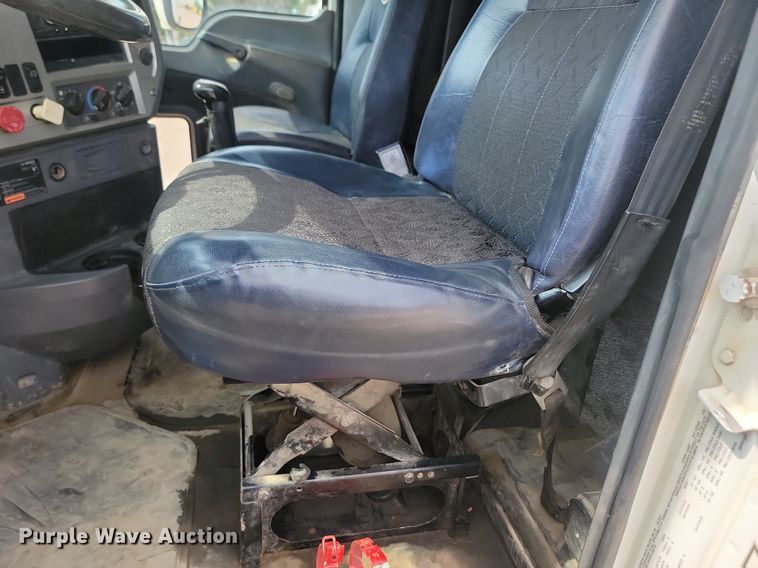 image for item OD9602 2012 Mack CXU613 semi truck