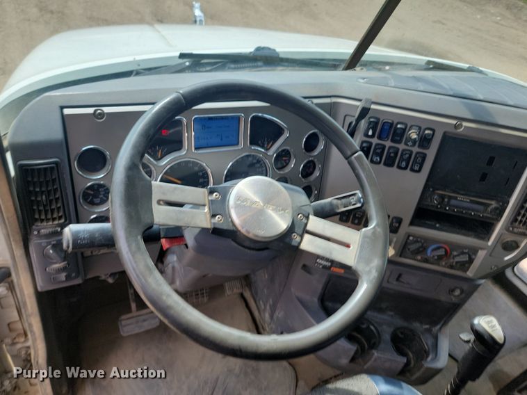 image for item OD9602 2012 Mack CXU613 semi truck