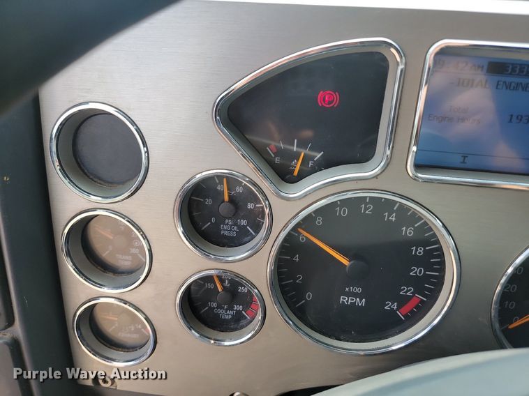 image for item OD9602 2012 Mack CXU613 semi truck