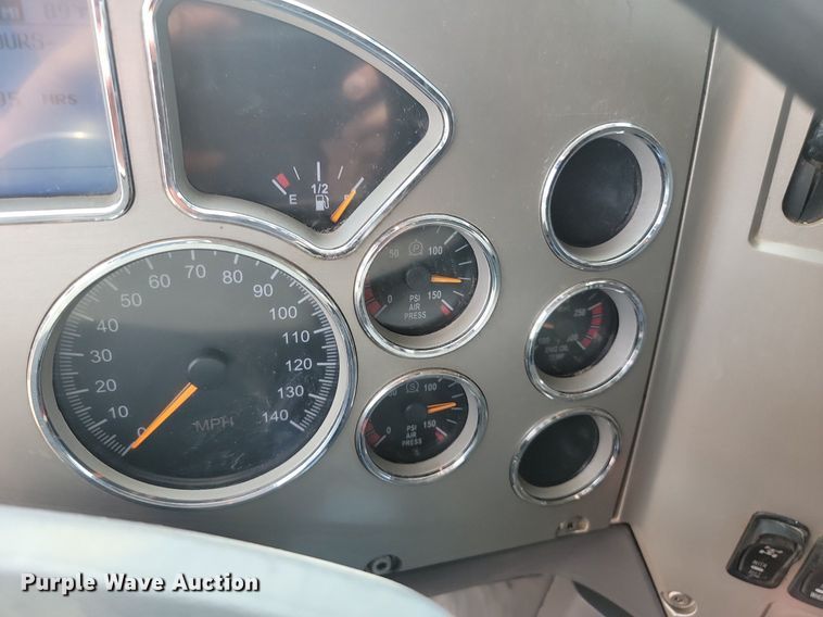 image for item OD9602 2012 Mack CXU613 semi truck