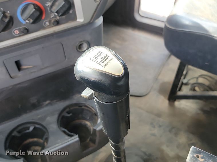 image for item OD9602 2012 Mack CXU613 semi truck