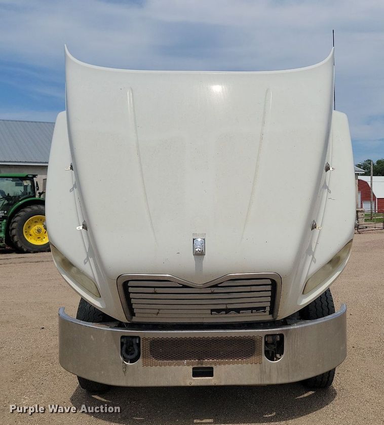 image for item OD9602 2012 Mack CXU613 semi truck