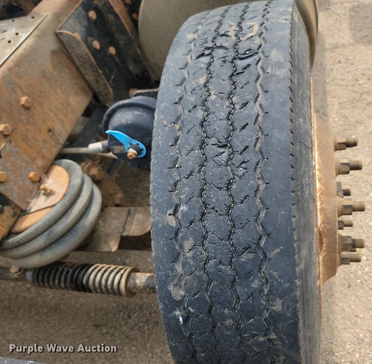 image for item OD9602 2012 Mack CXU613 semi truck