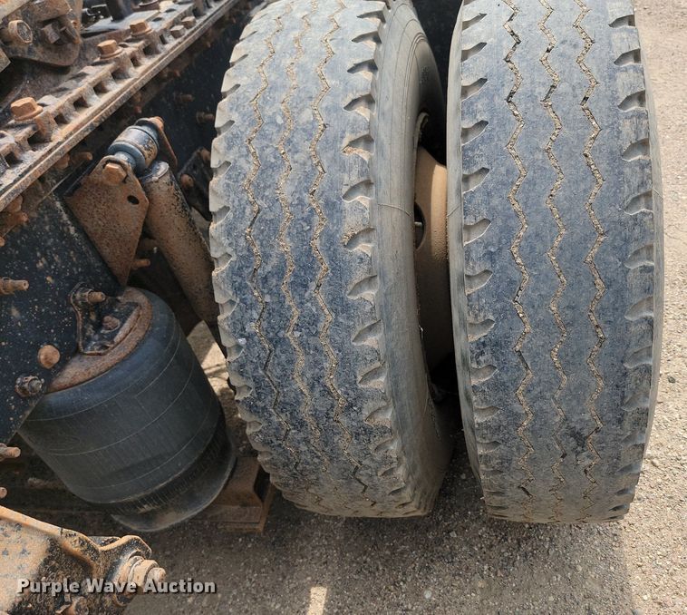 image for item OD9602 2012 Mack CXU613 semi truck